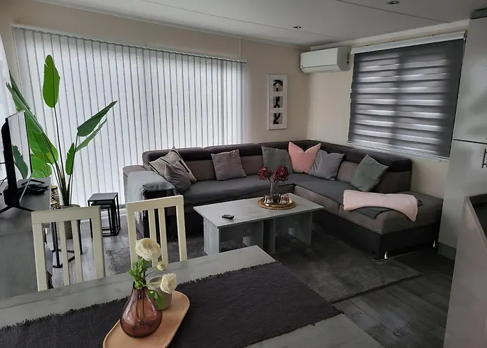 Frieda Am See, Naehe Arnheim *